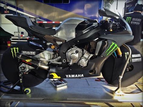 Hayes Pleased With First Test Of New Yamaha YZF-R1 Racebike - Roadracing World Magazine ...