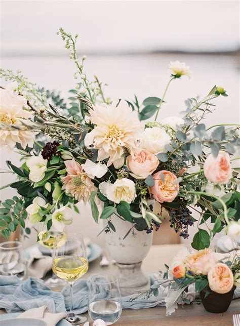 20 Pretty Dahlia Wedding Centerpieces | Martha Stewart Weddings