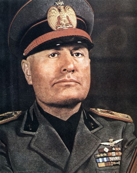 Il Mussolini di Scurati è un immane docu-film. Con effetto Wikipedia - IlGiornale.it