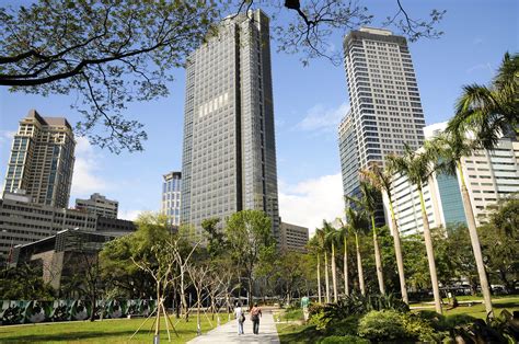 Makati Ayala Triangle Park (2) | Manila | Pictures | Philippines in Global-Geography