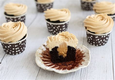 Peanut Butter Chocolate Cupcakes - Love Swah