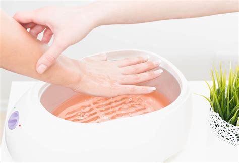 What Does Paraffin Wax Do For Your Hands? - Salt Salon and Spa