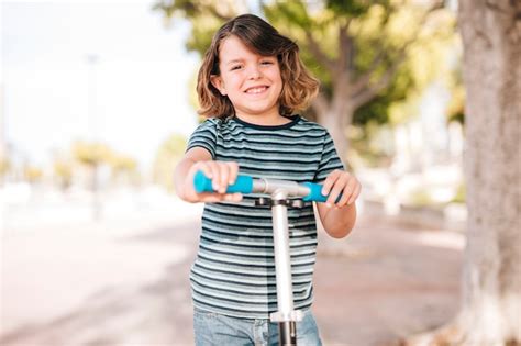 Free Photo | Close-up of kid playing on phone