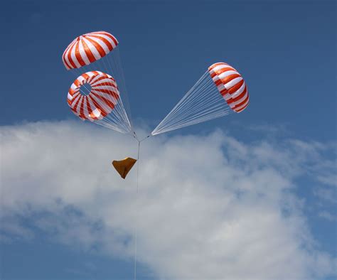 Orange and White Apollo-Style Model Rocket Parachutes : 6 Steps (with Pictures) - Instructables