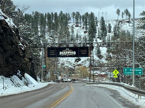 Journey to DEADWOOD - Traveling with PugsleyTonks