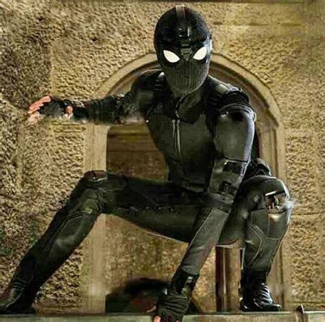 Spider-Man Far From Home Black Stealth Suit Wallpapers - Wallpaper Cave