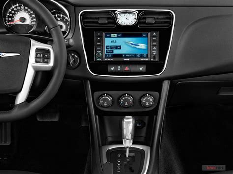 2012 Chrysler 200: 18 Interior Photos | U.S. News