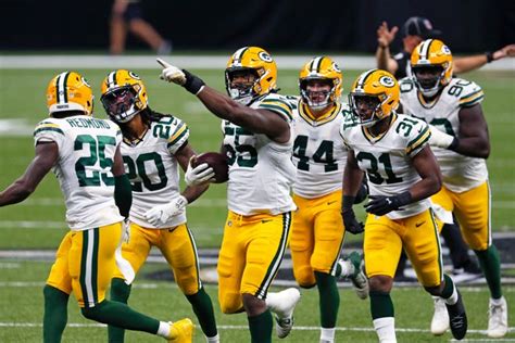 Green Bay Packers analysis: Defense delivers again following fumble