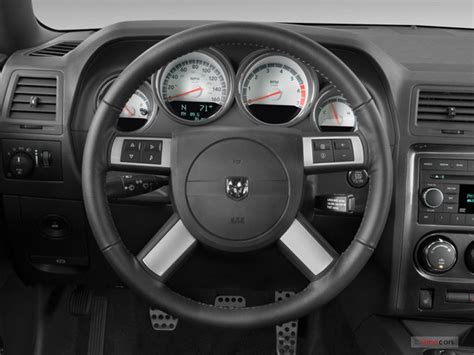 2010 Dodge Challenger: 18 Interior Photos | U.S. News