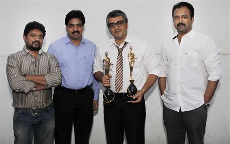 Ajith Receiving 6th Annual Vijay Awards Images - Wallwoods