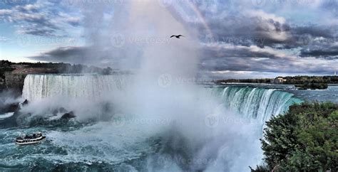 A view of Niagara Falls from the Canadian side 7968847 Stock Photo at ...