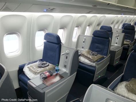 Delta 767-300 new business class seats - Delta Points blog review (6) - Renés PointsRenés Points