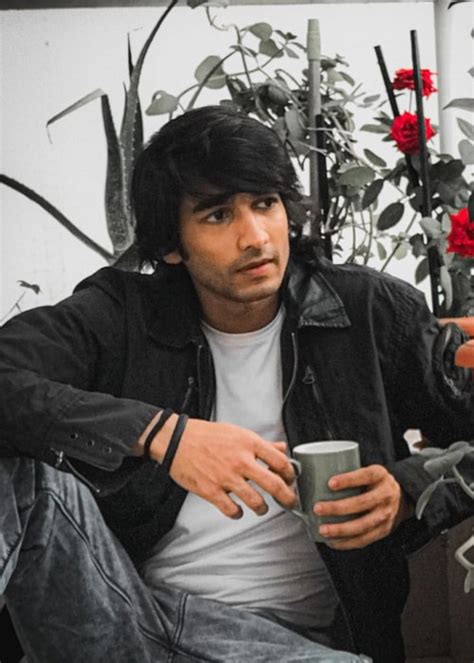 Shantanu Maheshwari Height, Weight, Age, Girlfriend, Family, Biography