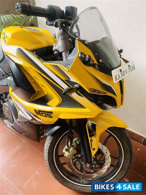 Yellow Bajaj Pulsar RS 200 Picture 1. Bike ID 286796. Bike located in ...