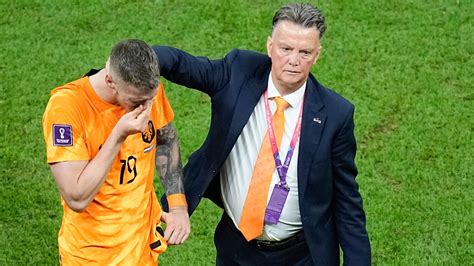 'Players are dead in changing room’: Netherlands coach after loss to ...