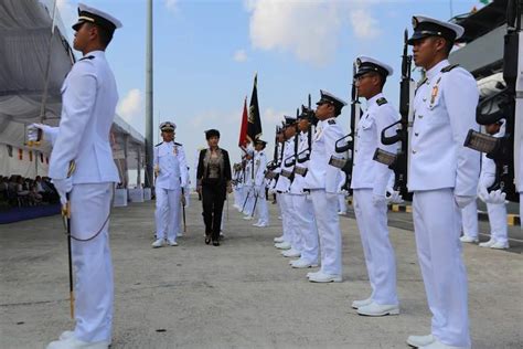 Singapore Navy commissions LMVs RSS Justice and RSS Indomitable