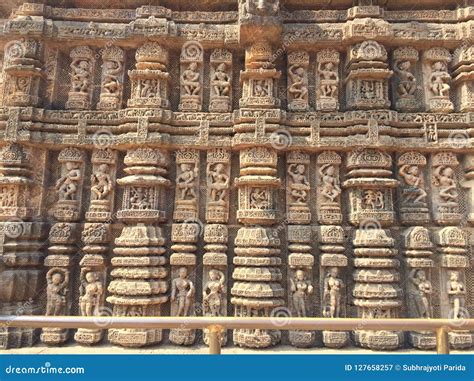 Intricate and Very Fine Carvings on the Walls of the Sun Temple, Konark ...