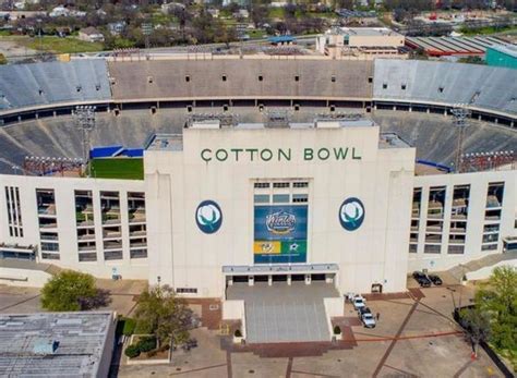 Parking near Cotton Bowl Stadium at Fair Park