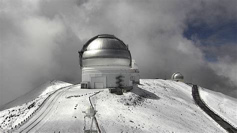 Snow Closes Hawaiʻi Island’s Mauna Kea Summit Road