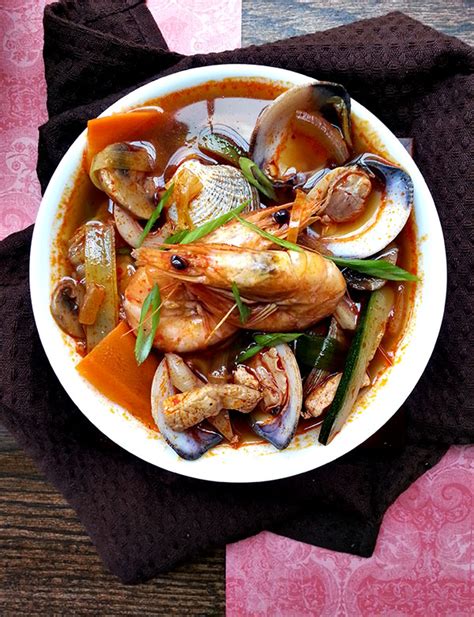 Jjampong (Spicy Seafood Noodle Soup) - Cherry on my Sundae