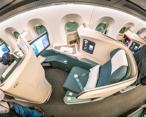 Cathay Pacific Airbus A350-1000 Business Class Review [HKG > AMS]