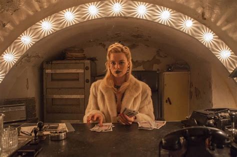 Margot Robbie is a femme fatale in this trailer for Blade Runner ...