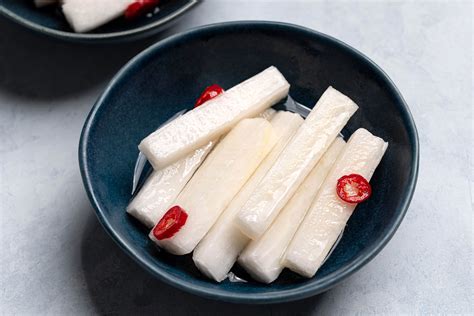 Spicy Japanese Pickled Daikon Tsukemono Recipe