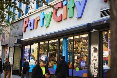 Party City Expects 3% Sales Drop for 2019