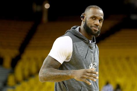 LeBron James to Produce NBA Documentary