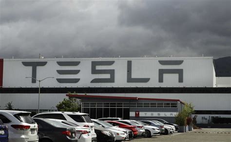 Dispute over reopening California Tesla factory may be over : r/news