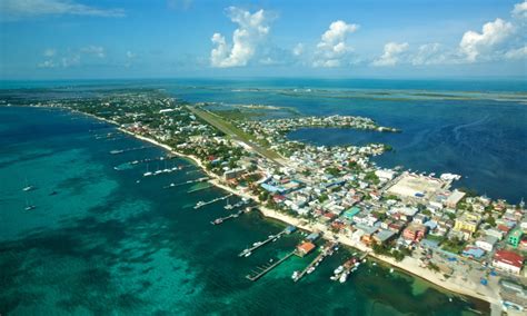 The 5 Best Beaches for Swimming in Belize