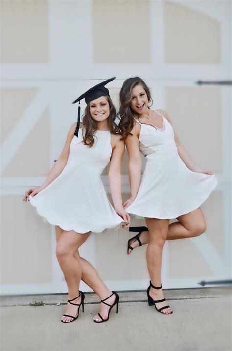 College Senior pictures twin poses | Twins posing, Twin girls ...