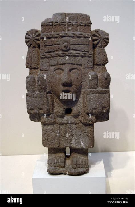 ARTE PRECOLOMBINO. AZTECA. DIOSA DEL MAIZ (hacia 1250-1520). Estatuilla en piedra volcánica ...