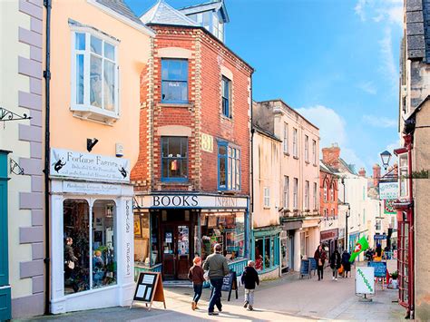 An Expert Guide: Living In Stroud | Property Centre Guide on Living in ...