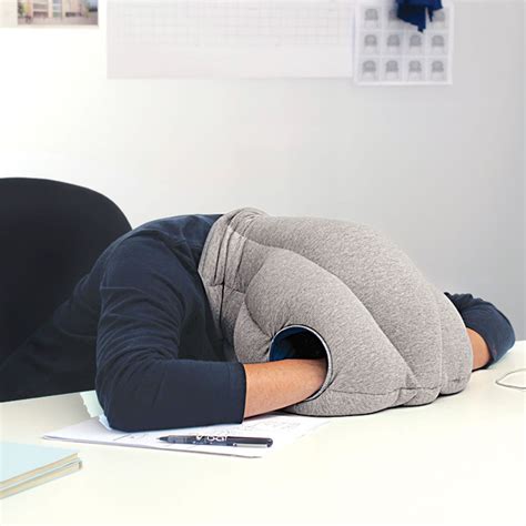 The Power Nap Head Pillow - Hammacher Schlemmer | Kissen, Schlafkissen ...