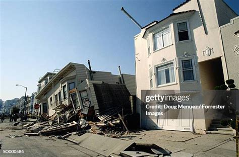 Earthquake House Damage Photos and Premium High Res Pictures - Getty Images