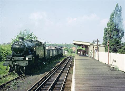 Disused Stations: Croxley Green Station