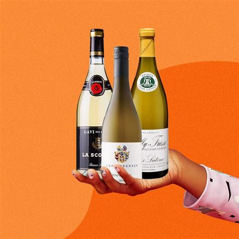 14 Best White Wines to Buy in 2022