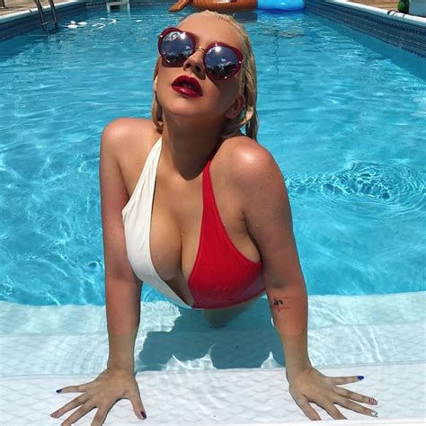 İptal oryantasyon Dürüstlük christina aguilera bikini muhteşem el kitabı eve teslim