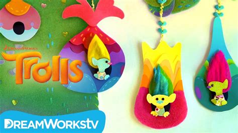 Learn how to make a scrapbook just like Poppy’s from DreamWorks Trolls ...