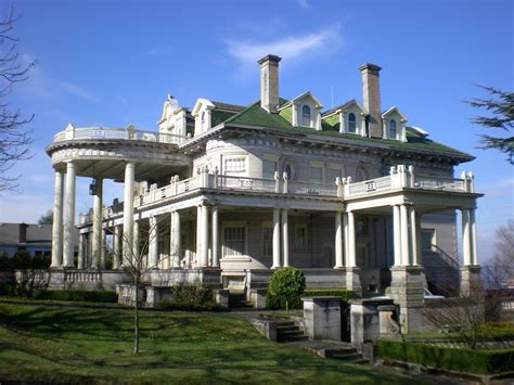 Oh wow!! | Old houses, Mansions, Abandoned mansion for sale