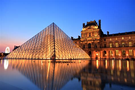 El Museo del Louvre y la polémica alrededor de la construcción de su pirámide