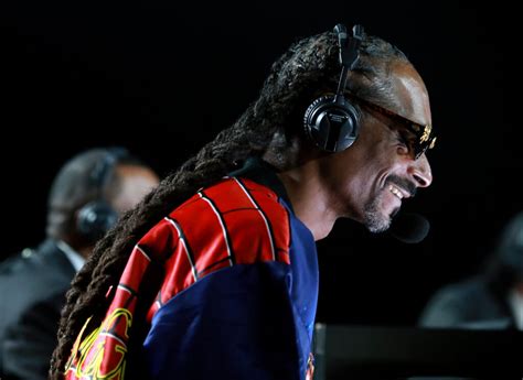 Snoop Dogg praised for commentating skills during Tyson v. Jones - TheGrio