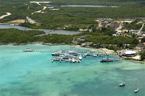 Exuma Yacht Club in George Town, Great Exuma, Bahamas - Marina Reviews ...