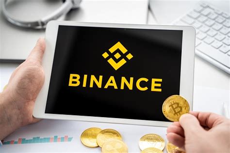 Binance remains top despite 5% market share dip: Implications for Meme ...