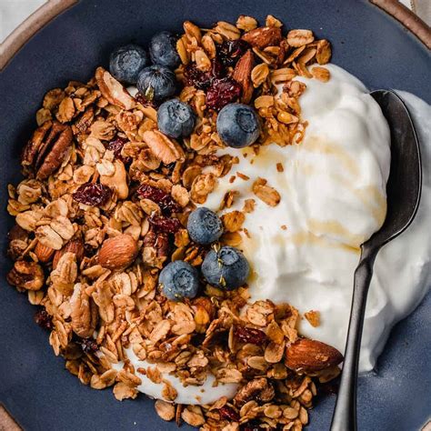 How to Make Easy Homemade Granola - Little Spoon Farm