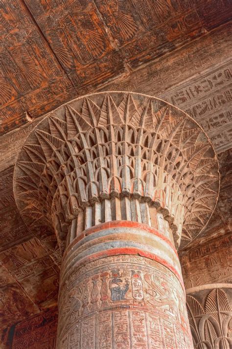 Egyptian temple column Temple of Khnum at Esna | Egipto antiguo, Piramides de egipto, Egipto