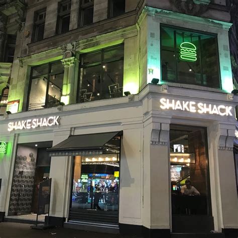 Shake Shack London - Shake Shack Tottenham Court Road London Bloomsbury ...