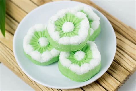 Cara Membuat Kue Putu Ayu, Gunakan Resep Berikut Ini!