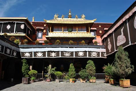 Jokhang Historical Facts and Pictures | The History Hub